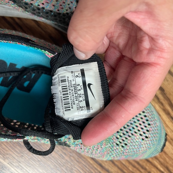 Nike flyknit racer multicolor unisex US SZ6 UK 5.5 - Picture 2 of 7